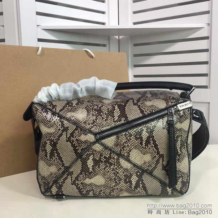 LOEWE羅意威 蛇紋 原單品質 火遍全世界熱銷款 puzzle bag 手提肩背包 6605  jdl1203